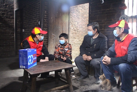 國網江永縣供電公司：迎春風進瑤寨，學雷鋒獻愛心