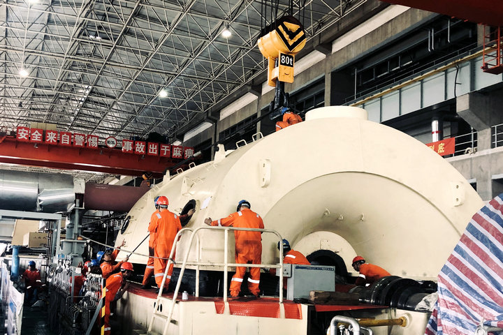 云南開遠發電公司8號機組汽輪機低壓缸扣缸順利完成