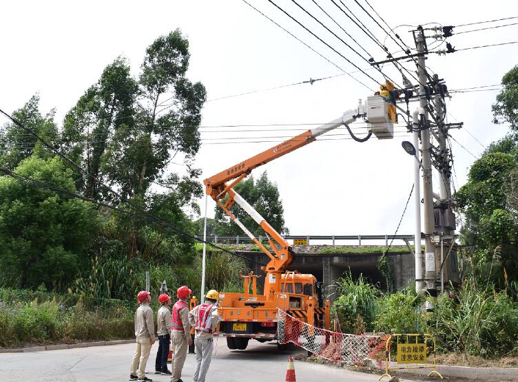 國網霞浦供電公司嚴格執規“鎖”現場 筑牢安全生產關