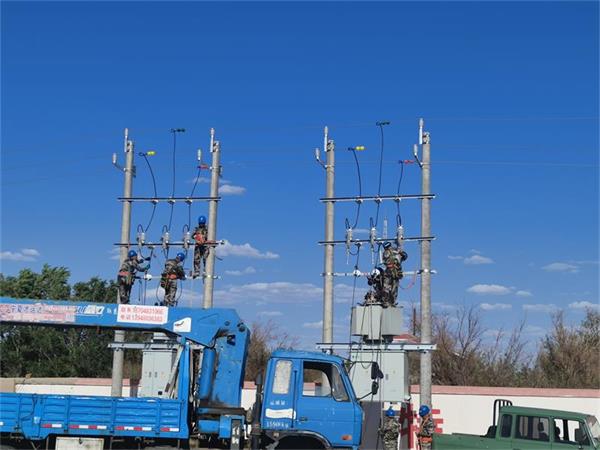 阿拉善電業局烏力吉供電分局 戍守邊防，電力護航