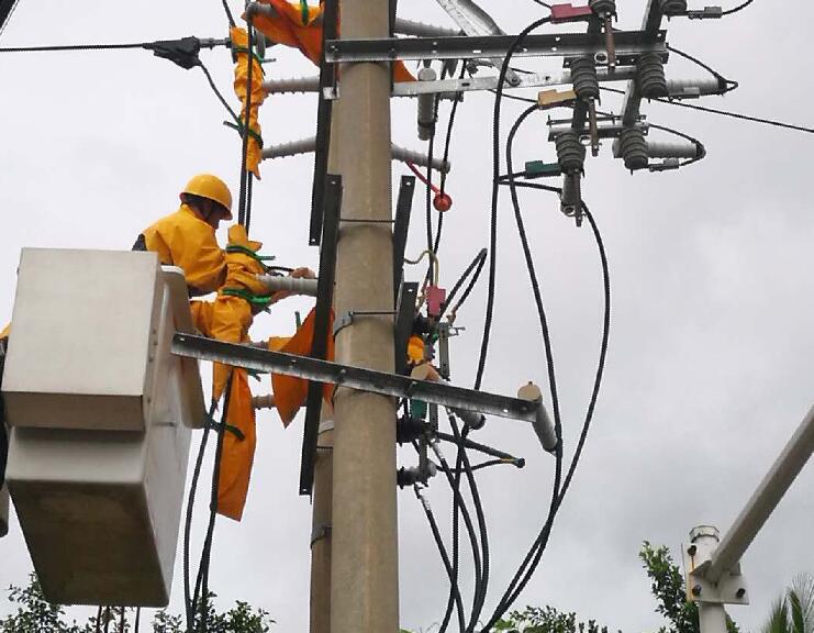 海南陵水供電局超常規舉措開展旁路不停電作業，提升居民電力獲得感