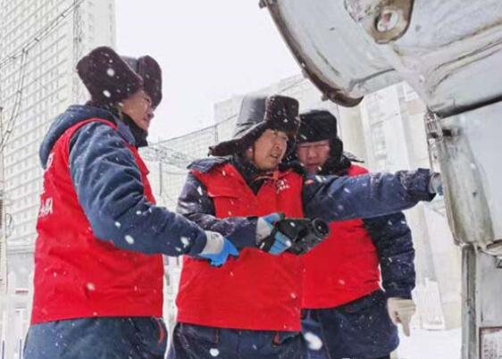 國網哈爾濱供電公司積極應對暴雪天氣 確保哈爾濱地區正常用電