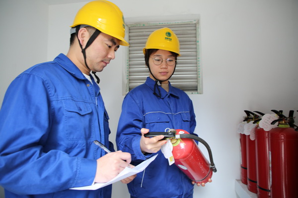 國網寧?？h供電公司持續深化“電網百日撣塵”專項行動