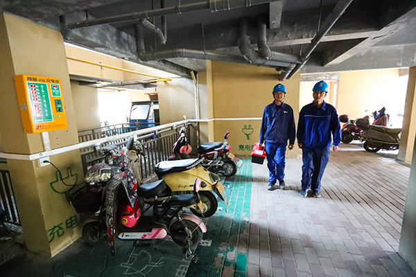 “小電驢”充電更安全了！寧?？h24393個充電接口完成升級改造