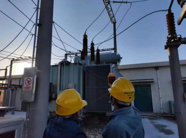 國網萊州市供電公司全力應對寒潮天氣，保障群眾溫暖度冬