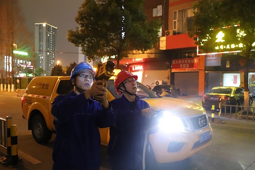 國網寧波市鄞州區供電：夜間特巡測溫線路，保障安全可靠供電