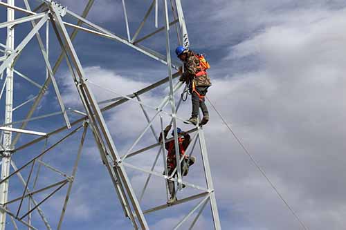 中國安能首個高海拔地區應急輸變電工程通電