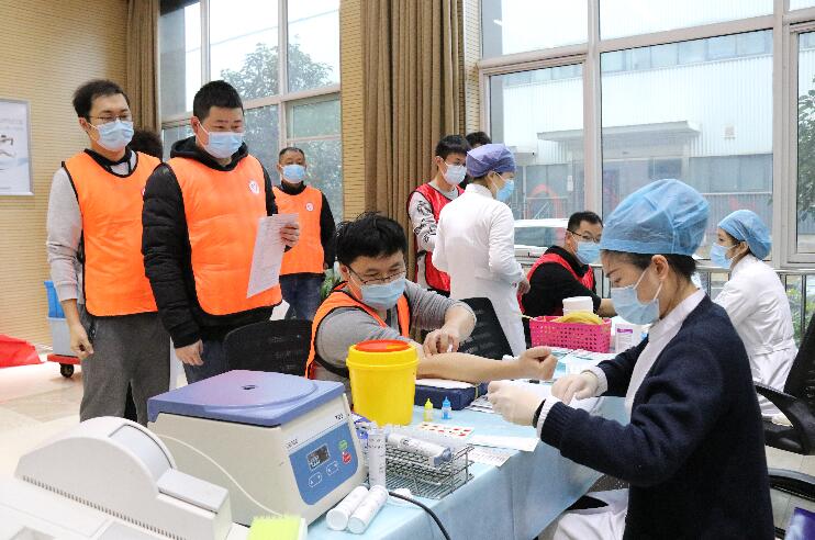 大唐環境特許經營分公司團委開展“學雷鋒”志愿獻血活動