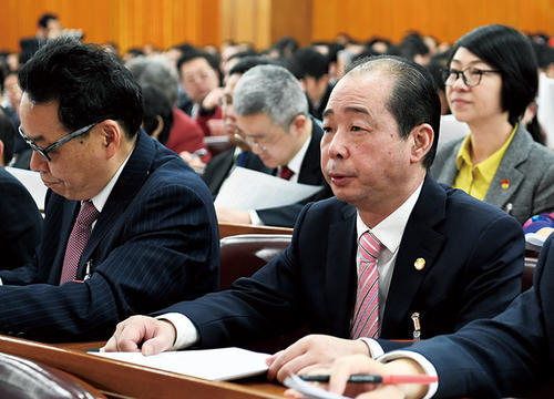 實現“碳達峰、碳中和”目標需要全社會共同努力——訪全國人大代表、德力西集團董事局主席胡成中