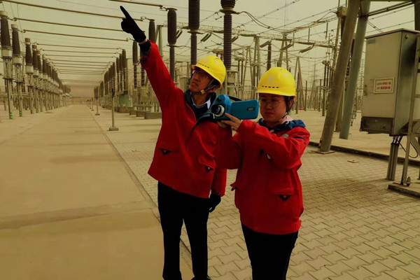 烏海電業局變電管理處：迎戰大風沙塵天氣  保障電網安全