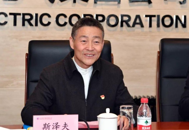 發展新能源要與電力安全統籌兼顧——訪全國政協常委，哈爾濱電氣集團有限公司黨委書記、董事長斯澤夫