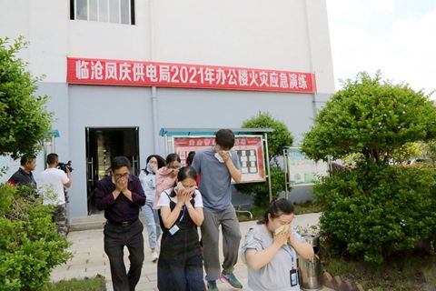 臨滄鳳慶供電局開展2021年消防、反恐怖襲擊及電梯事故專項應急演練