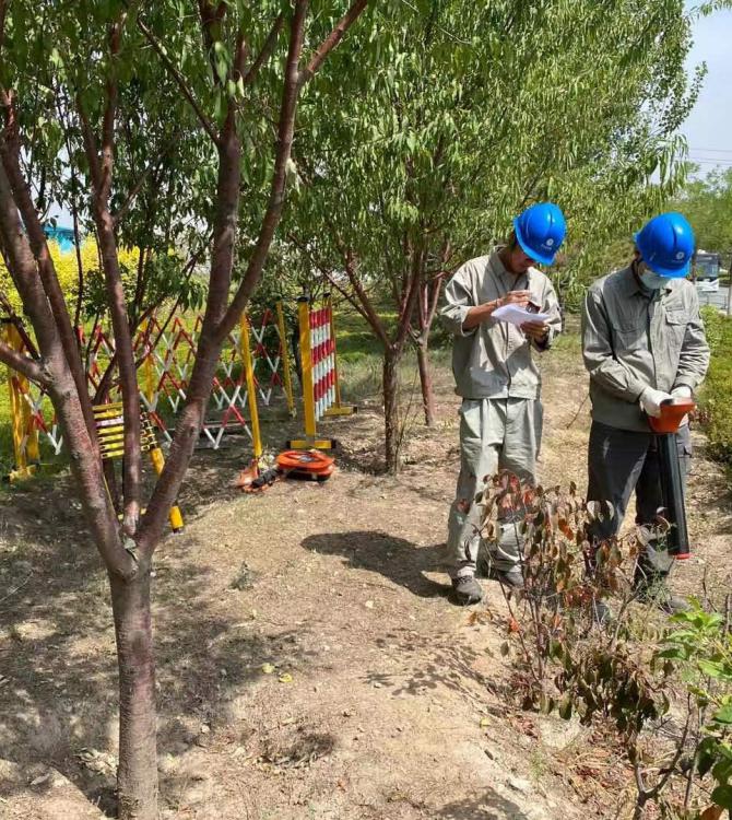 新都市區供電分局：助力擴建工地探測電纜路徑 共同保障安全穩定供電
