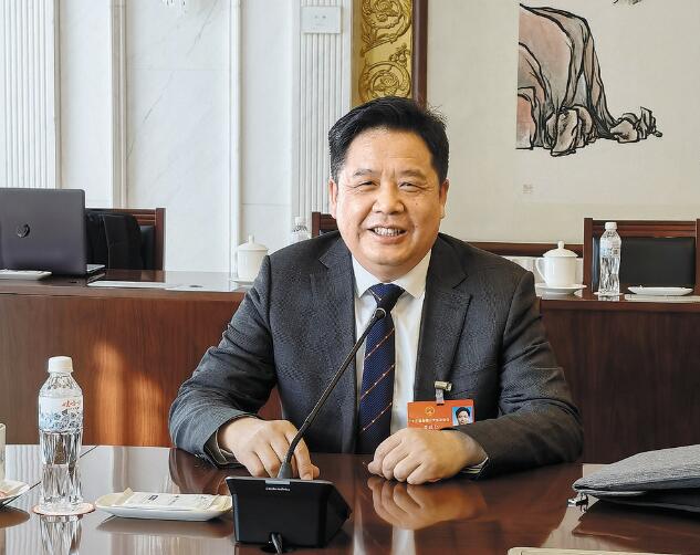 加快能源技術創新 促進成果轉化——訪全國人大代表、中國科學院寧波材料技術與工程研究所所長黃政仁