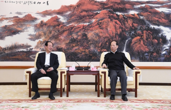 丁焰章拜會內蒙古自治區黨委書記、人大常委會主任石泰峰