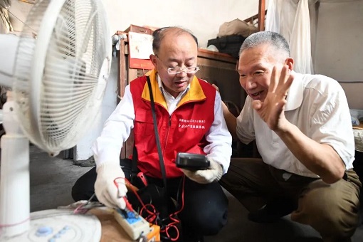 為愛點燈——記國網浙江慈溪市供電有限公司電力工人錢海軍