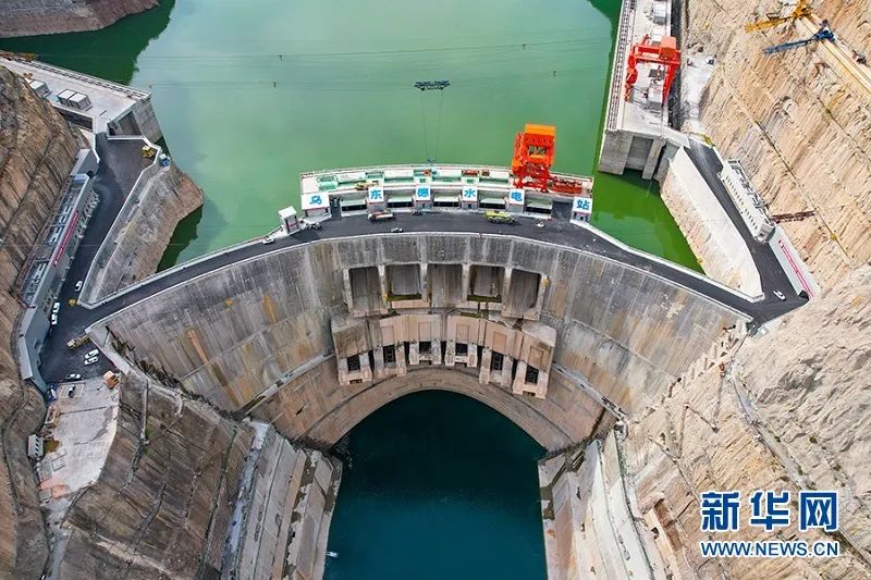 國家能源局章建華：加快推進能源轉型，大力發展風電和太陽能發電！