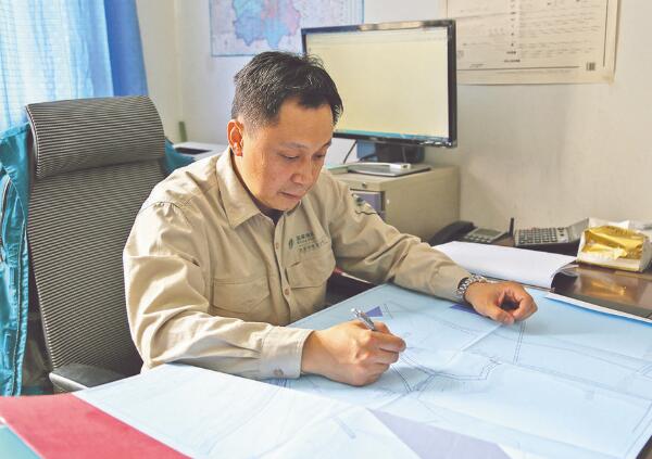 潛心攻關電纜施工技術——記國家電網公司首席專家張磊