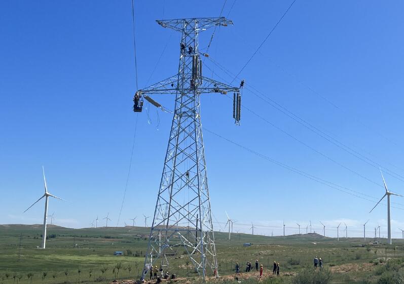 220千伏海春線、中海油化德風電場35千伏集電線路順利改造完成