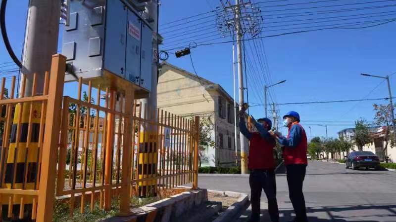 國網莒縣供電公司堅守崗位電靚國慶佳節