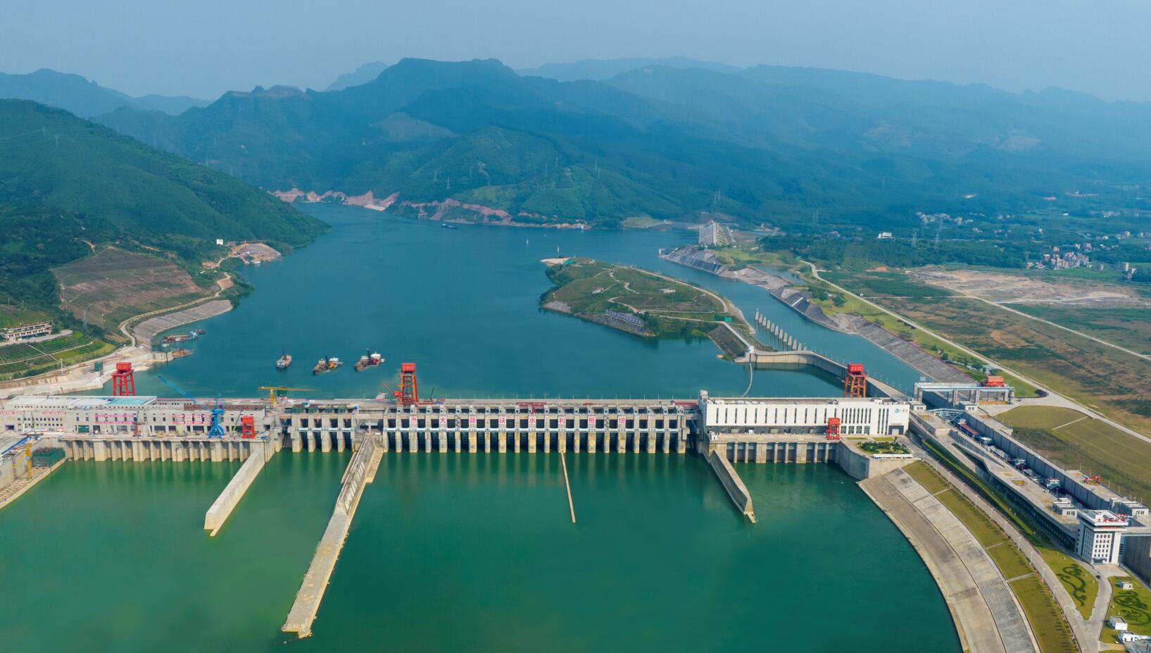 大藤峽右岸首臺機組投產發電