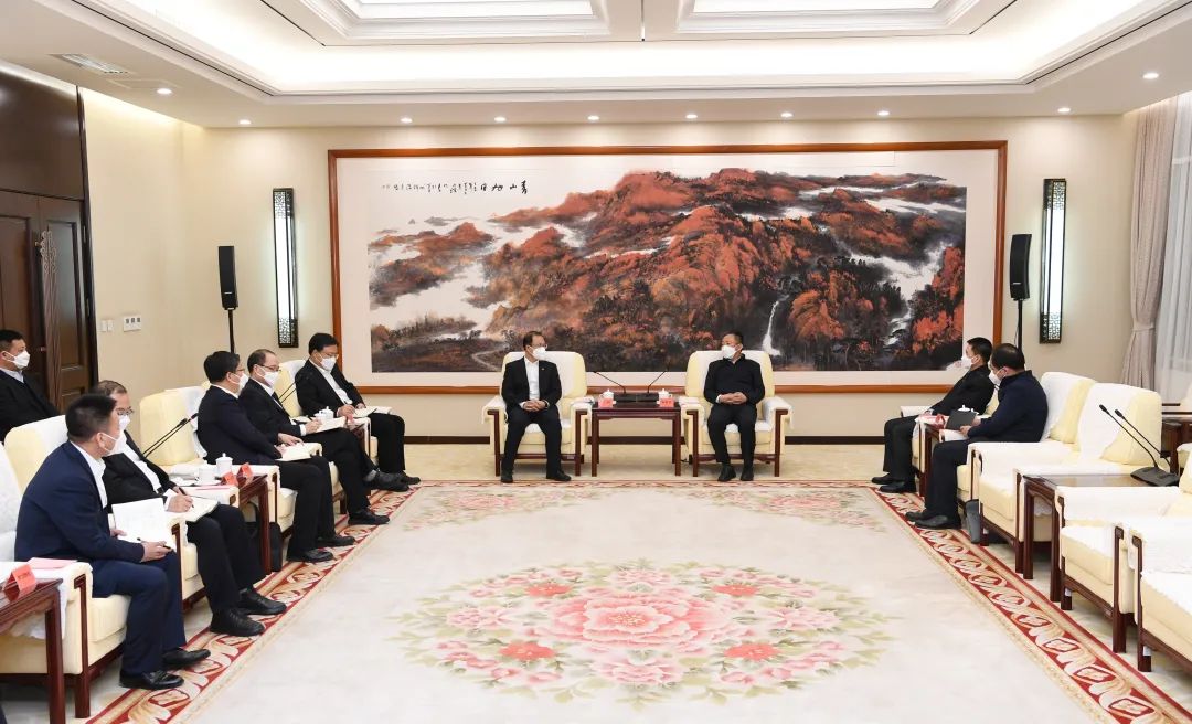江毅出席中國華電與內蒙古自治區政府戰略合作框架協議簽約儀式