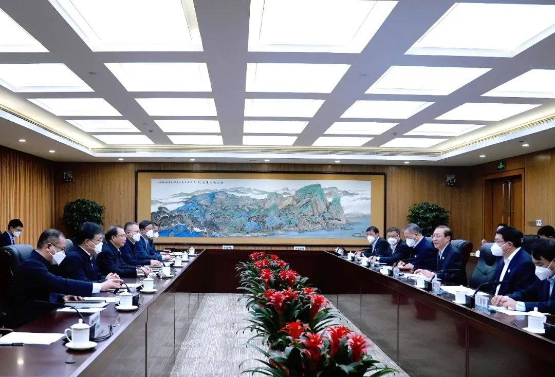 華電集團董事長江毅、總經理葉向東與國家電網董事長辛保安、總經理張智剛舉行會談