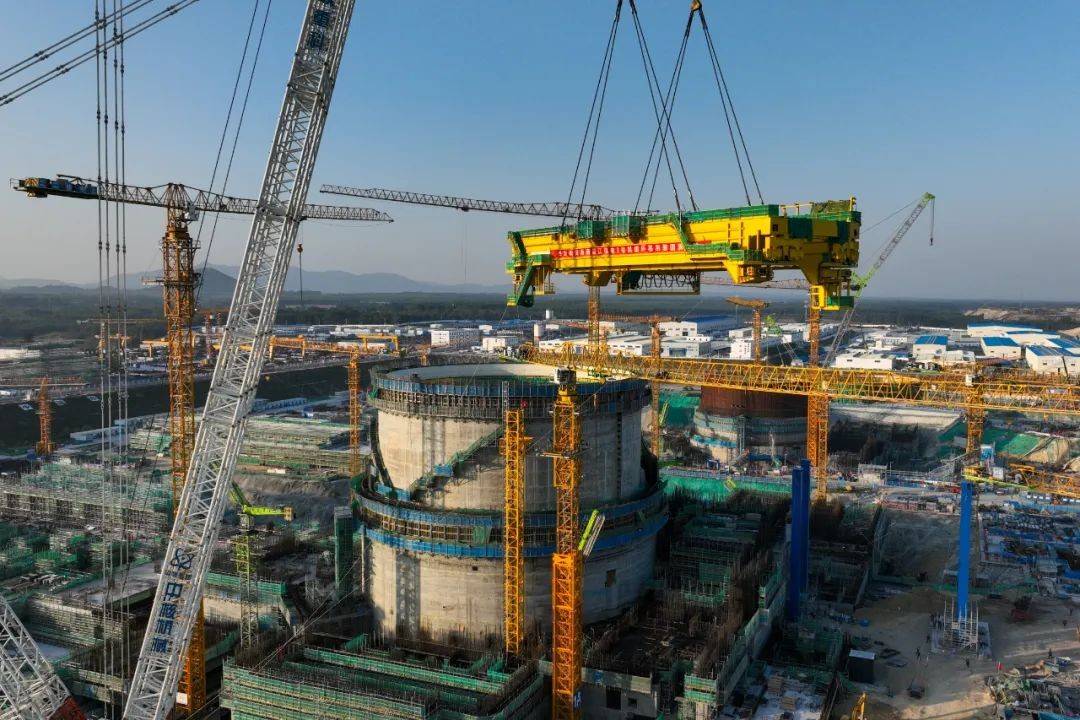 海南昌江核電廠3號機組環吊主梁整體吊裝就位