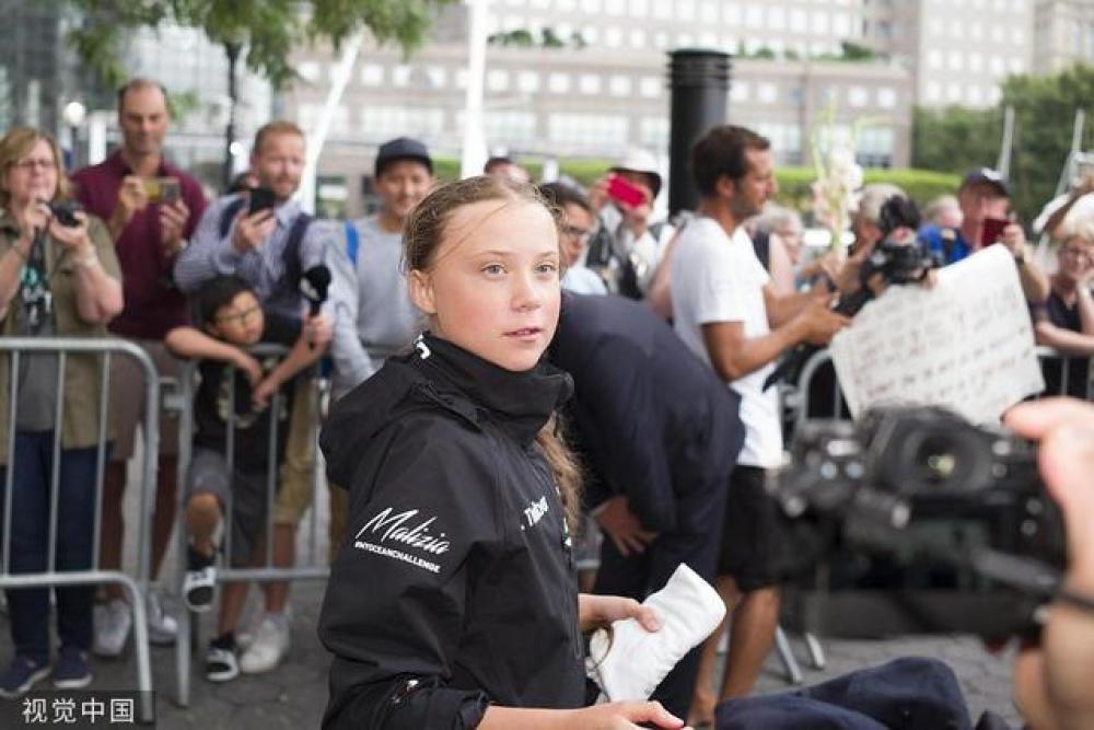 瑞典“環保少女”堵門挪威能源部，抗議在牧民土地建風力渦輪機