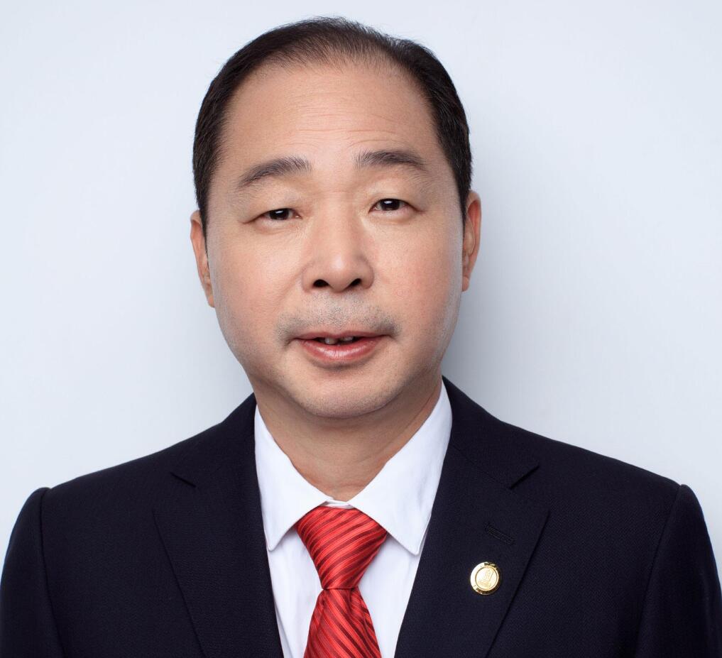 全國人大代表、德力西集團董事局主席胡成中： 建議在溫州創建“金融改革示范區”