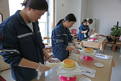 大唐蒙東新能源事業部：春風十里 芳華如你