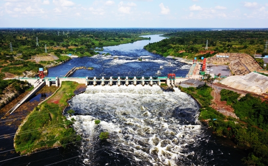 中國電建設計承建的烏干達最大水電站首臺機組并網發電