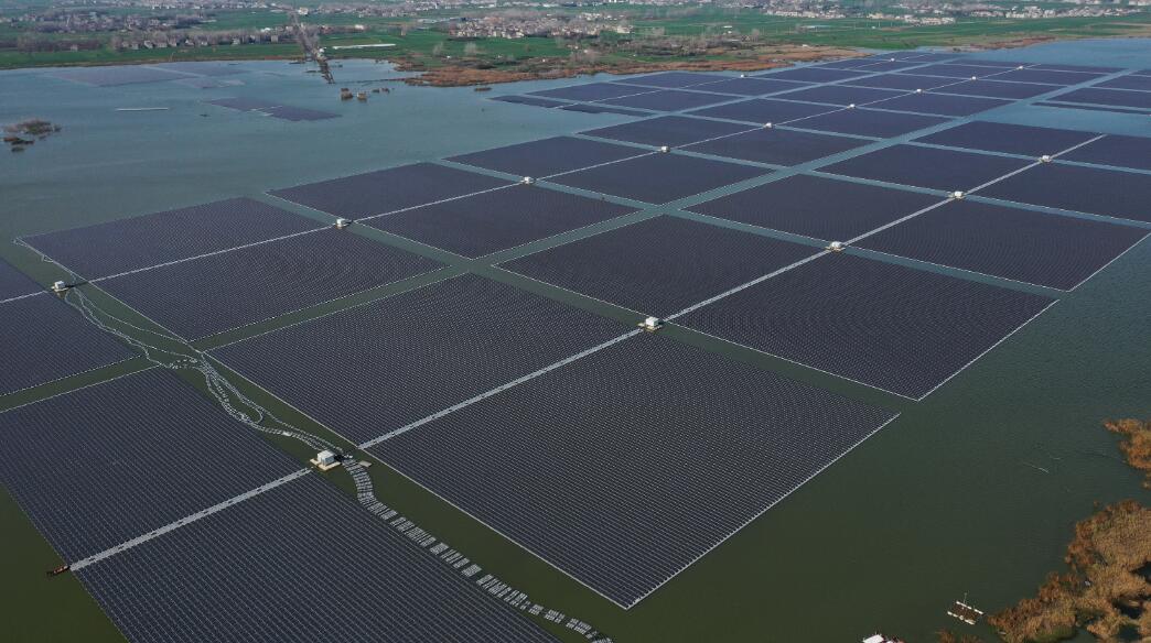 全球單體規模最大水面漂浮式光伏電站一期工程全容量并網