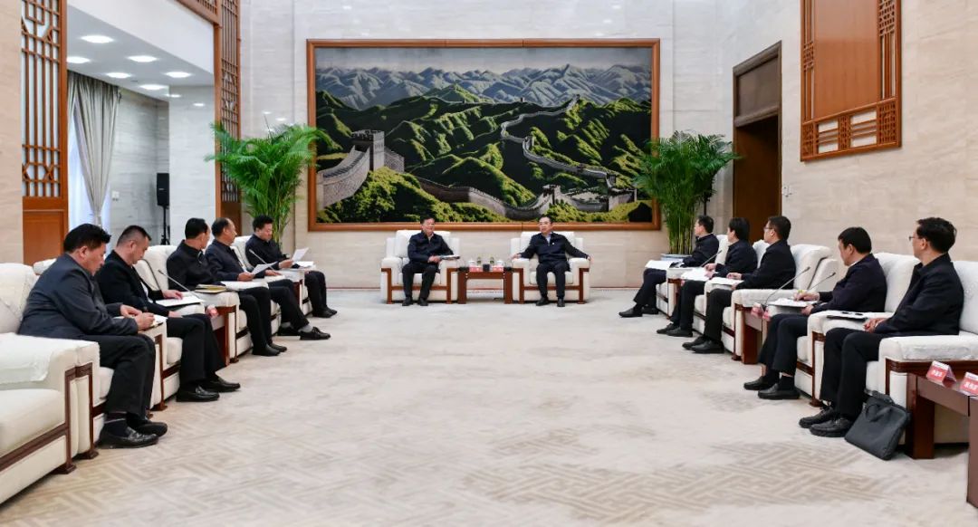 大唐集團黨組書記、董事長鄒磊與青海省海南州委書記呂剛、州長尕瑪朋措會談