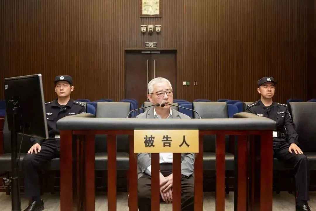被控受賄1.56億，原上海電氣集團股份有限公司總裁、董事長鄭建華受審