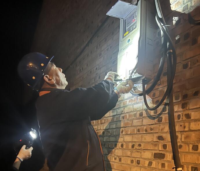 豐鎮供電公司開展查處安全隱患、保障供用電質量專項用電檢查行動