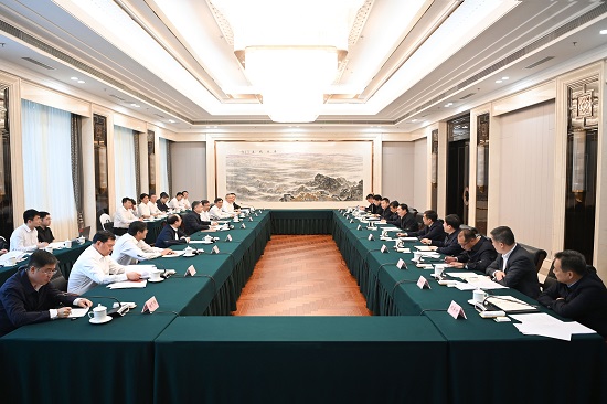 華能集團溫樞剛、鄧建玲拜會遼寧省委書記郝鵬