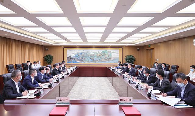 國家電網董事長辛保安、總經理張智剛與武漢大學黨委書記黃泰巖、校長張平文會談