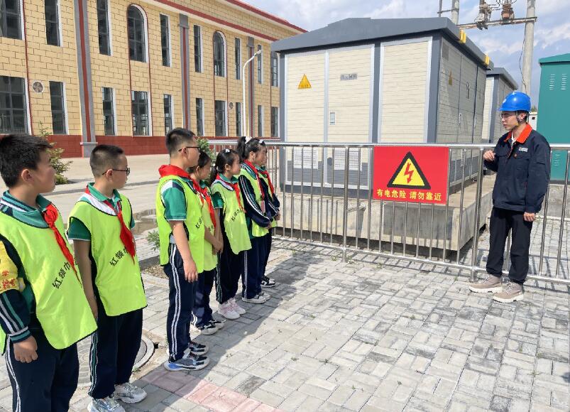 豐鎮供電分公司開展“民族團結共進步電力科普進校園”志愿服務活動