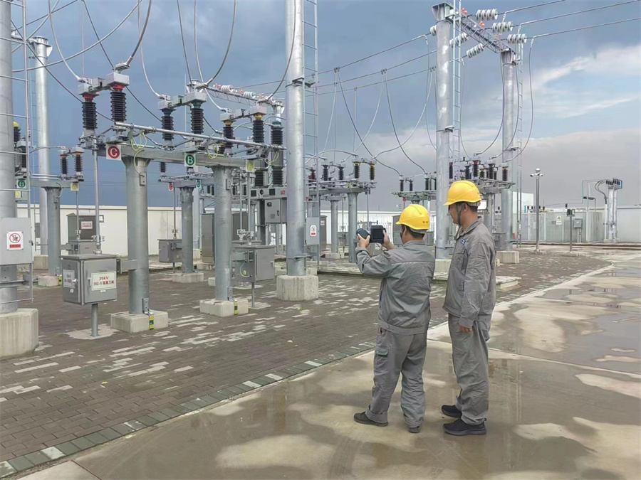 國網秦皇島供電公司全力應對臺風“杜蘇芮”確?？煽抗╇? width=