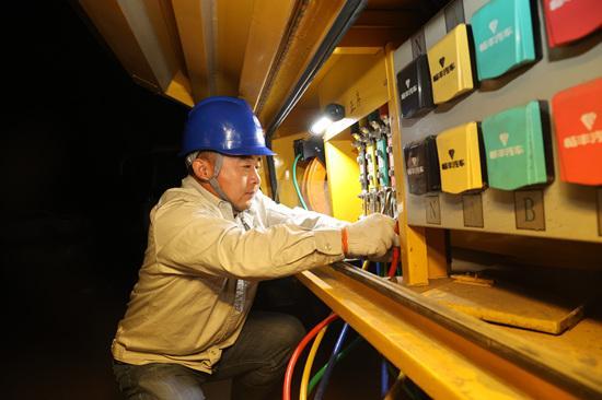 國網唐山供電公司：凌晨出發 水退人進電通