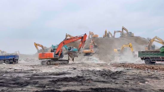【防汛救災 央企行動】爭分奪秒加固堤壩，中建集團馳援天津防汛抗洪一線