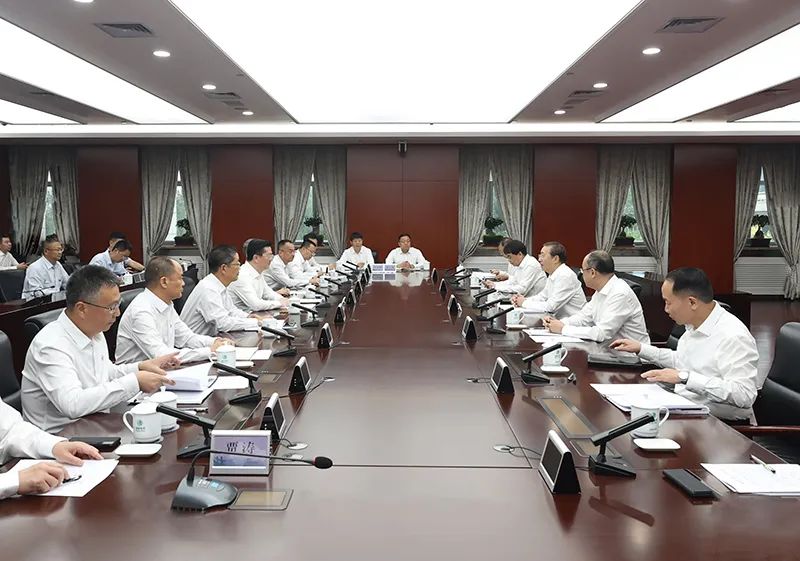 國家電網董事長、黨組書記辛保安赴國網新疆電力調研