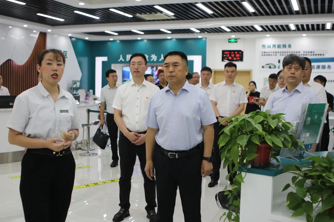 香河縣委書記梁寶杰、縣長李海濱調研國網香河縣供電公司重點工作