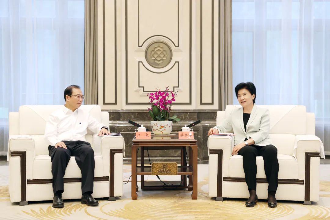 華電集團黨組書記、董事長江毅拜會黑龍江省委副書記、省長梁惠玲