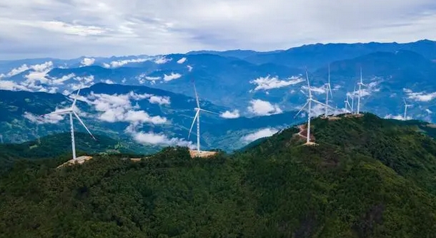 國家首批大型風電光伏基地項目雅礱江臘巴山風電項目投產發電