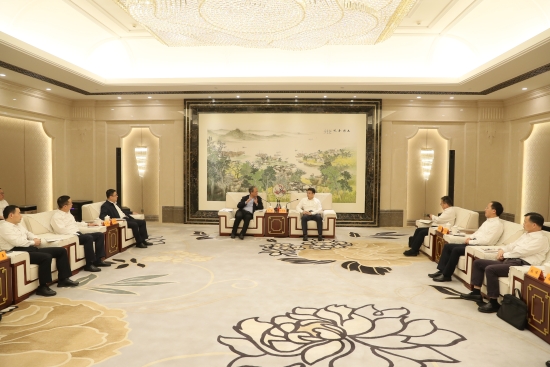 中國電建黨委副書記、總經理王斌與江蘇省委常委、蘇州市委書記曹路寶舉行會談