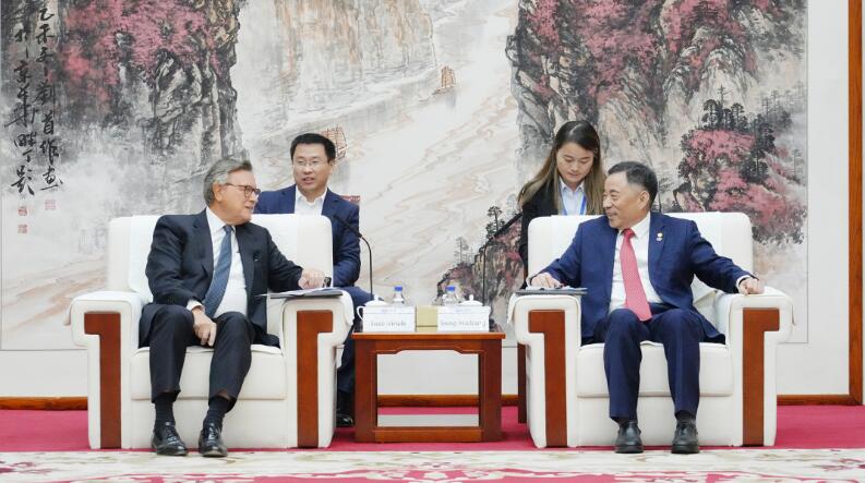 中國能建黨委書記、董事長宋海良與渣打集團主席韋浩思會談