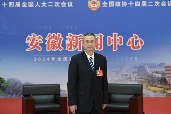 程韜代表：支持引入新質生產力，鼓勵新能源商用車發展