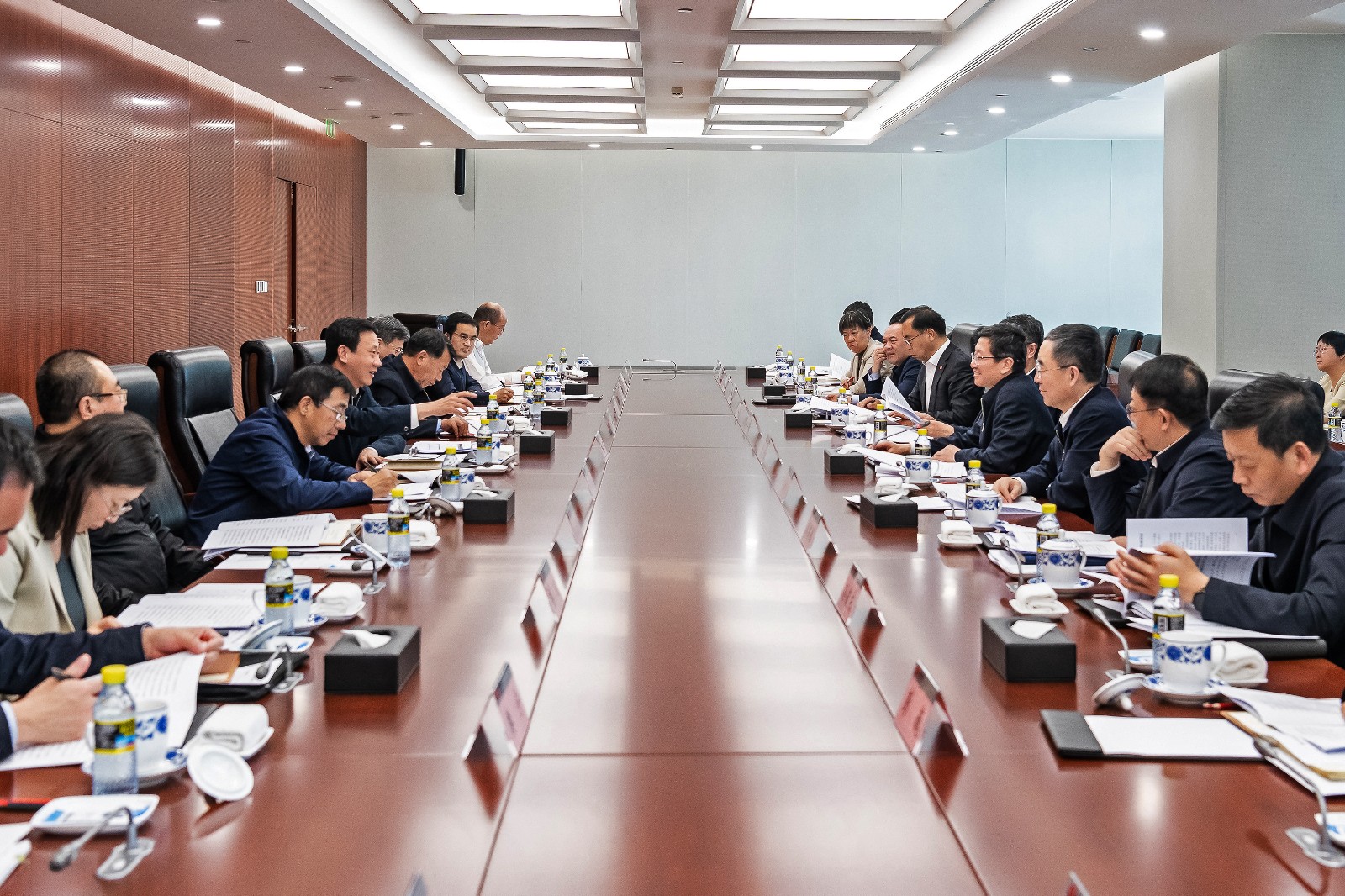 國家能源局黨組成員、副局長任京東一行到國家能源集團調研